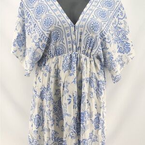 Daytrip Ivory and Blue Patterned Top